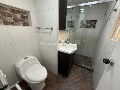 Casa de 4 alcobas en arriendo en Los Balsos 1, Medellín, 250 m² · foto 3 de 13