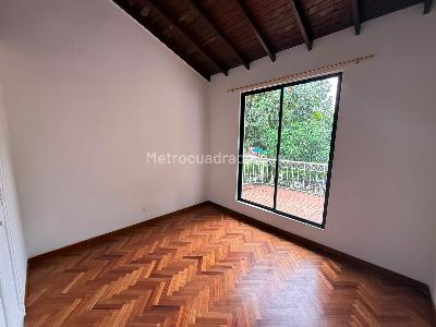 Casa de 4 alcobas en arriendo en Los Balsos 1, Medellín, 250 m² · foto 5 de 13