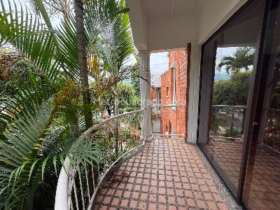 Casa de 4 alcobas en arriendo en Los Balsos 1, Medellín, 250 m² · foto 6 de 13