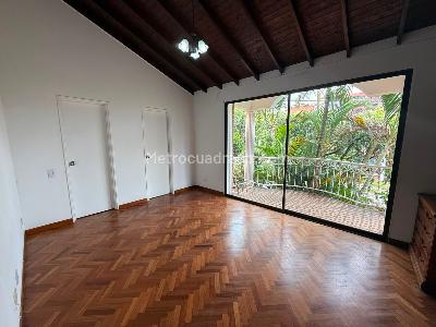 Casa de 4 alcobas en arriendo en Los Balsos 1, Medellín, 250 m² · foto 8 de 13