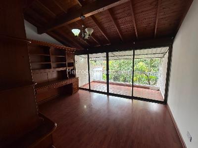 Casa de 4 alcobas en arriendo en Los Balsos 1, Medellín, 250 m² · foto 10 de 13