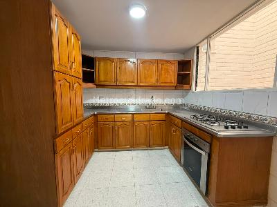 Casa de 4 alcobas en arriendo en Los Balsos 1, Medellín, 250 m² · foto 13 de 13