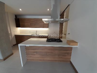 Apartamento en arriendo en Ciudad Del Rio, Medellín · foto 5 de 16