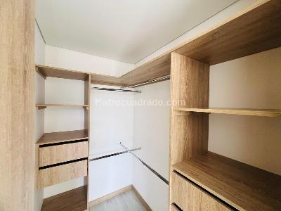 Apartamento de 3 alcobas en venta en Loma De San Jose, Sabaneta, 78 m² · foto 3 de 14