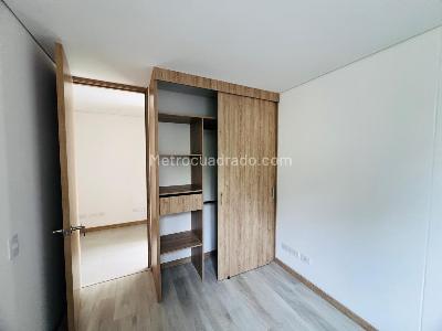Apartamento de 3 alcobas en venta en Loma De San Jose, Sabaneta, 78 m² · foto 6 de 14