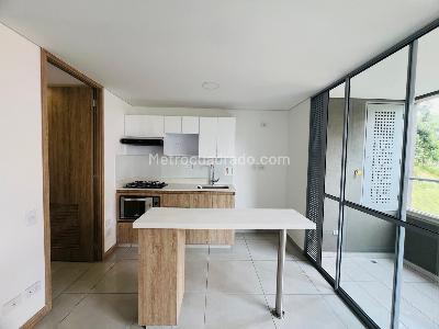 Apartamento de 3 alcobas en venta en Loma De San Jose, Sabaneta, 78 m² · foto 7 de 14