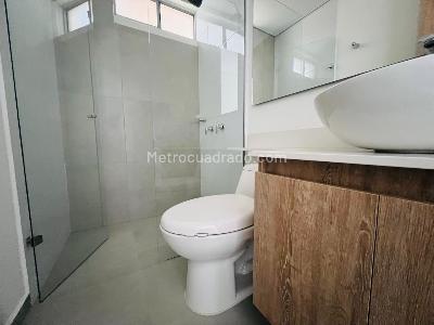 Apartamento de 3 alcobas en venta en Loma De San Jose, Sabaneta, 78 m² · foto 12 de 14