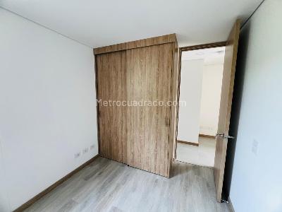 Apartamento de 3 alcobas en venta en Loma De San Jose, Sabaneta, 78 m² · foto 13 de 14