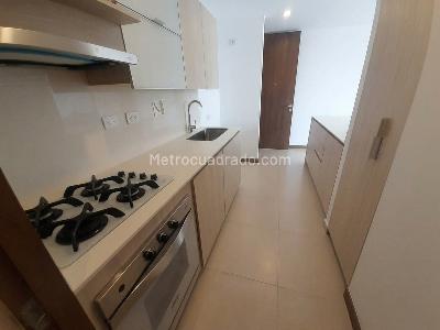 Apartamento de 2 alcobas en arriendo en El Poblado, Medellín, 89 m² · foto 6 de 16