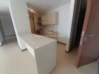 Apartamento de 2 alcobas en arriendo en El Poblado, Medellín, 89 m² · foto 7 de 16