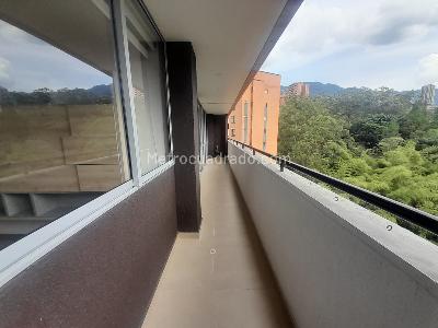 Apartamento de 2 alcobas en arriendo en El Poblado, Medellín, 89 m² · foto 12 de 16
