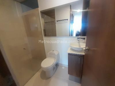 Apartamento de 2 alcobas en arriendo en El Poblado, Medellín, 89 m² · foto 13 de 16