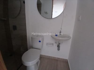 Apartamento de 2 alcobas en arriendo en Bucaros 1, Bello, 52 m² · foto 2 de 11