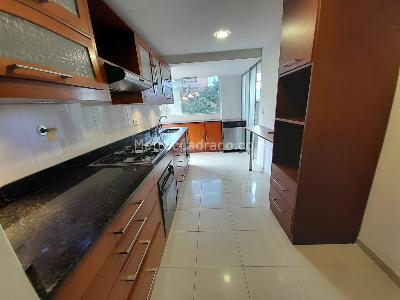 Apartamento de 3 alcobas en arriendo en Los Balsos 1, Medellín, 120 m² · foto 4 de 17