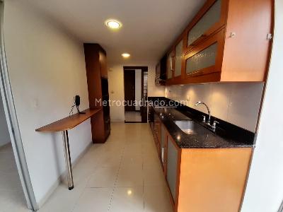 Apartamento de 3 alcobas en arriendo en Los Balsos 1, Medellín, 120 m² · foto 7 de 17