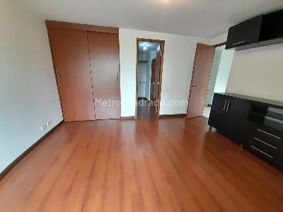 Apartamento de 3 alcobas en arriendo en Los Balsos 1, Medellín, 120 m² · foto 8 de 17