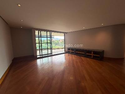 Apartamento de 2 alcobas en arriendo en Los Balsos 1, Medellín, 180 m² · foto 4 de 15