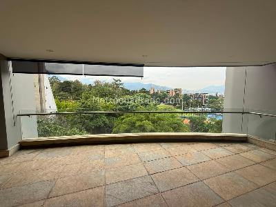 Apartamento de 2 alcobas en arriendo en Los Balsos 1, Medellín, 180 m² · foto 5 de 15
