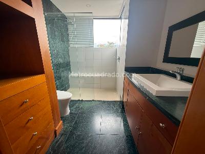 Apartamento de 2 alcobas en arriendo en Los Balsos 1, Medellín, 180 m² · foto 14 de 15