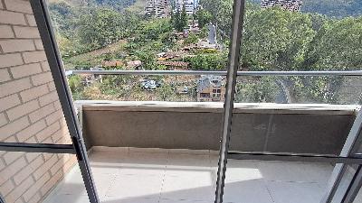 Apartamento de 3 alcobas en arriendo en Loma De San Jose, Sabaneta, 75 m² · foto 2 de 20