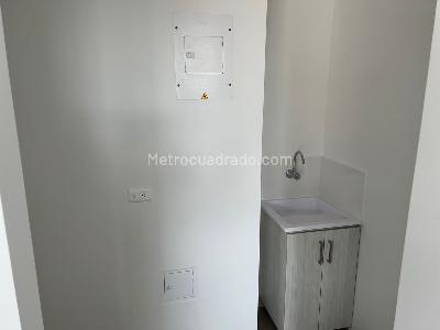 Apartamento en arriendo en Lalinde, Medellín · foto 8 de 10