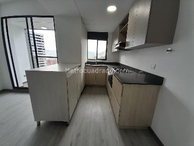 Apartamento de 3 alcobas en arriendo en La Asomadera 2, Medellín, 78 m² · foto 6 de 17
