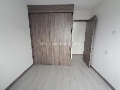 Apartamento de 3 alcobas en arriendo en La Asomadera 2, Medellín, 78 m² · foto 9 de 17
