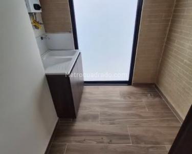 Apartamento de 3 alcobas en arriendo en Conquistadores, Medellín, 100 m² · foto 3 de 12