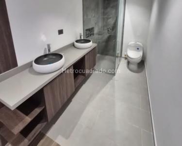 Apartamento de 3 alcobas en arriendo en Conquistadores, Medellín, 100 m² · foto 9 de 12