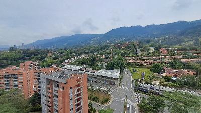 Apartamento de 2 alcobas en arriendo en Loma Del Escobero, Envigado, 81 m² · foto 6 de 17