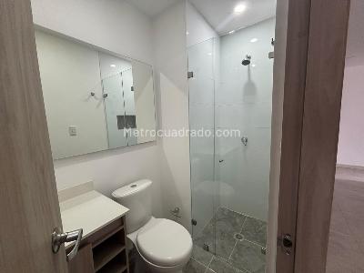 Apartamento de 3 alcobas en arriendo en Laureles, Medellín, 105 m² · foto 3 de 12