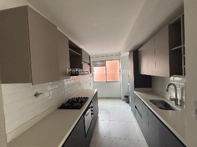 Apartamento de 3 alcobas en arriendo en Laureles, Medellín, 105 m² · foto 4 de 12