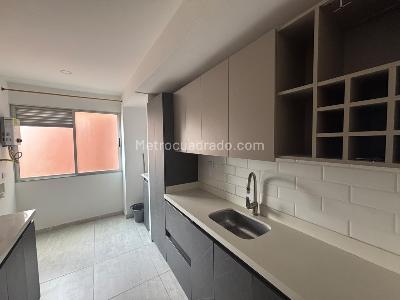 Apartamento de 3 alcobas en arriendo en Laureles, Medellín, 105 m² · foto 5 de 12