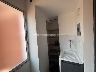 Apartamento de 3 alcobas en arriendo en Laureles, Medellín, 105 m² · foto 8 de 12