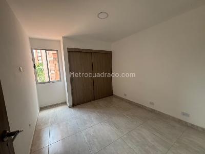 Apartamento de 3 alcobas en arriendo en Laureles, Medellín, 105 m² · foto 9 de 12