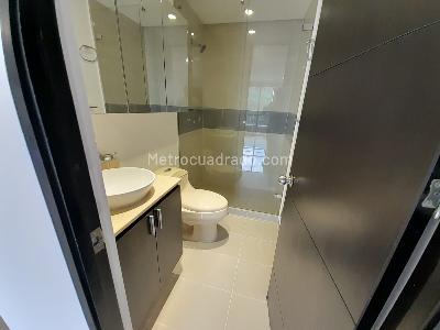 Apartamento de 1 alcoba en arriendo en Los Balsos 1, Medellín, 55 m² · foto 11 de 17