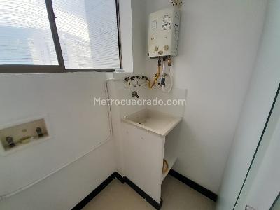 Apartamento de 1 alcoba en arriendo en Los Balsos 1, Medellín, 55 m² · foto 14 de 17
