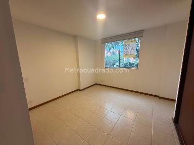 Apartamento de 2 alcobas en arriendo en Patio Bonito, Medellín, 75 m² · foto 3 de 13