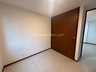 Apartamento de 2 alcobas en arriendo en Patio Bonito, Medellín, 75 m² · foto 4 de 13