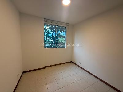 Apartamento de 2 alcobas en arriendo en Patio Bonito, Medellín, 75 m² · foto 5 de 13