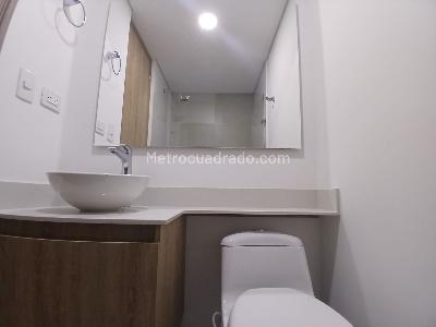 Apartamento de 3 alcobas en arriendo en Loma De San Jose, Sabaneta, 89 m² · foto 13 de 18
