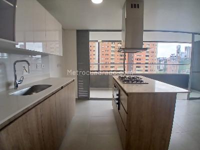 Apartamento de 3 alcobas en arriendo en Loma De San Jose, Sabaneta, 89 m² · foto 3 de 18