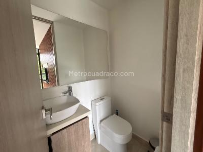 Apartamento de 1 alcoba en arriendo en Alameda, Medellín, 51 m² · foto 4 de 12