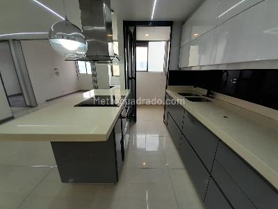 Apartamento de 3 alcobas en arriendo en San Diego, Medellín, 101 m² · foto 3 de 19