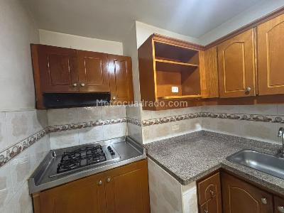 Apartamento de 4 alcobas en arriendo en Los Alpes, Medellín, 70 m² · foto 2 de 13