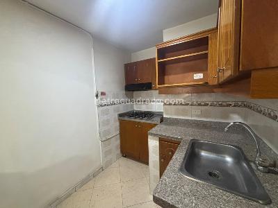 Apartamento de 4 alcobas en arriendo en Los Alpes, Medellín, 70 m² · foto 3 de 13