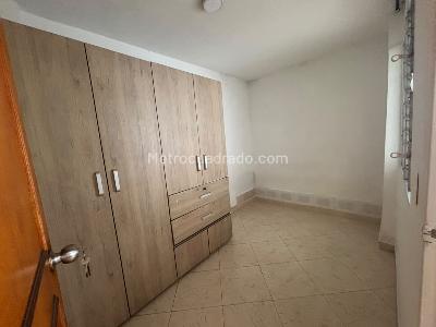 Apartamento de 4 alcobas en arriendo en Los Alpes, Medellín, 70 m² · foto 5 de 13
