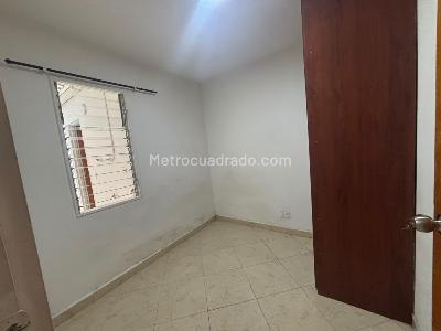 Apartamento de 4 alcobas en arriendo en Los Alpes, Medellín, 70 m² · foto 7 de 13