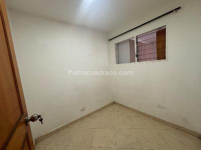 Apartamento de 4 alcobas en arriendo en Los Alpes, Medellín, 70 m² · foto 8 de 13