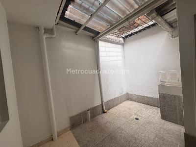 Apartamento de 4 alcobas en arriendo en Los Alpes, Medellín, 70 m² · foto 11 de 13